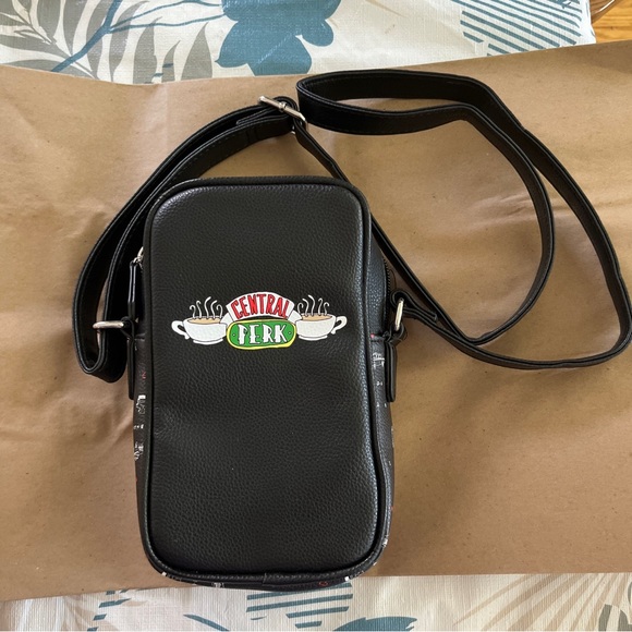 Dani by Danielle Nicole Central Perk crossbody - Picture 2 of 8